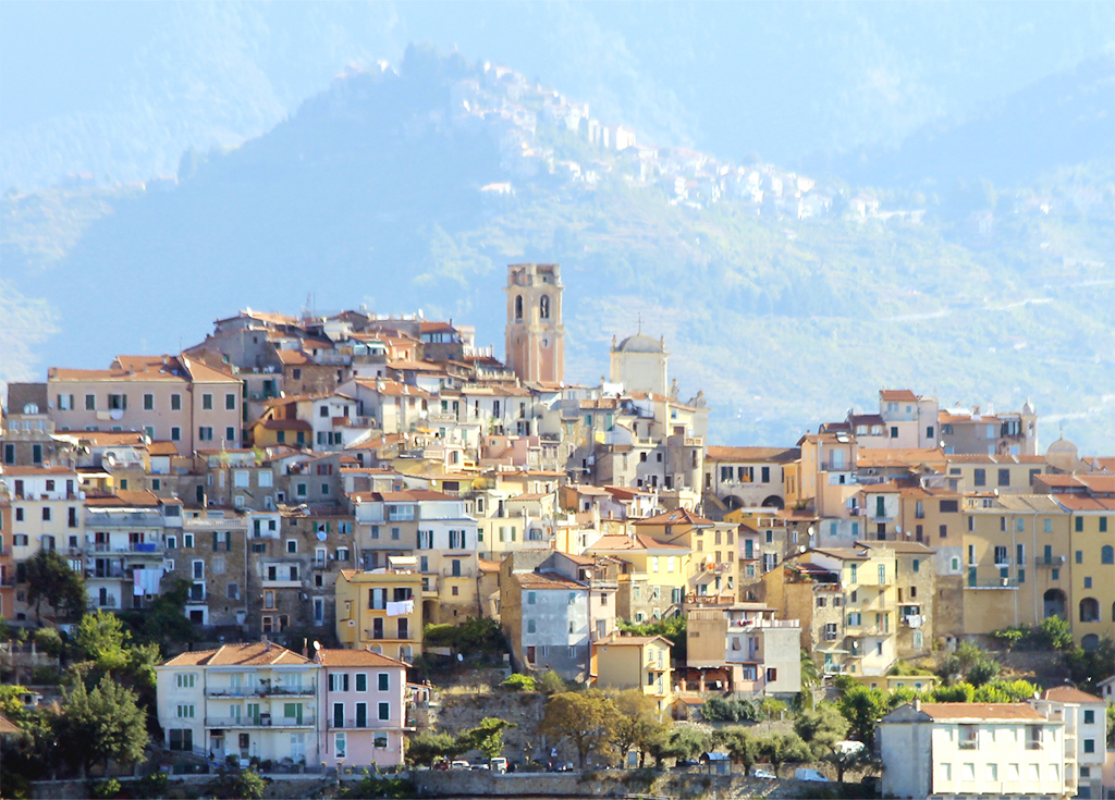 Perinaldo, in cima al crinale