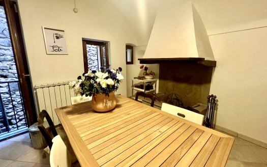 Town house for sale in Dolceacqua / DA 933