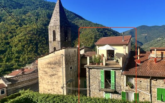 Ligurian stone house for sale in Pigna / PA 929