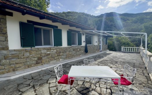 Villa for sale in Apricale / AP 976