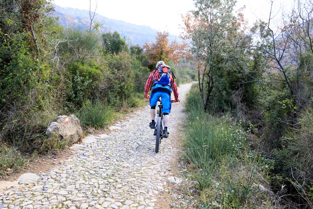 Piste ciclabili MTB nell'entroterra